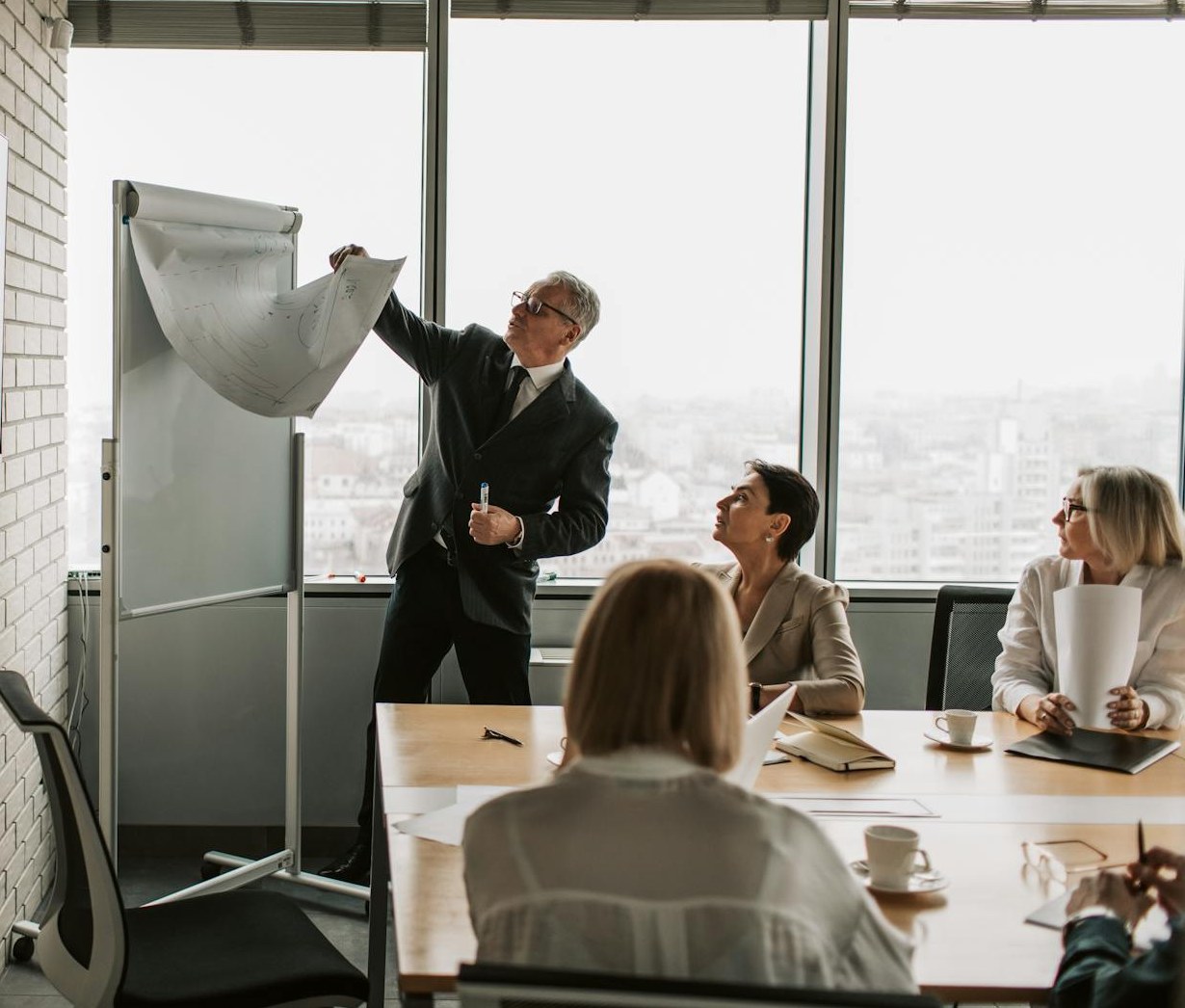Spotkanie biznesowe — profesjonalny zespół Viamind